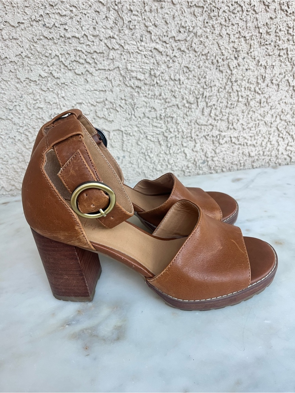 Crown Vintage Brown heels Size 8
